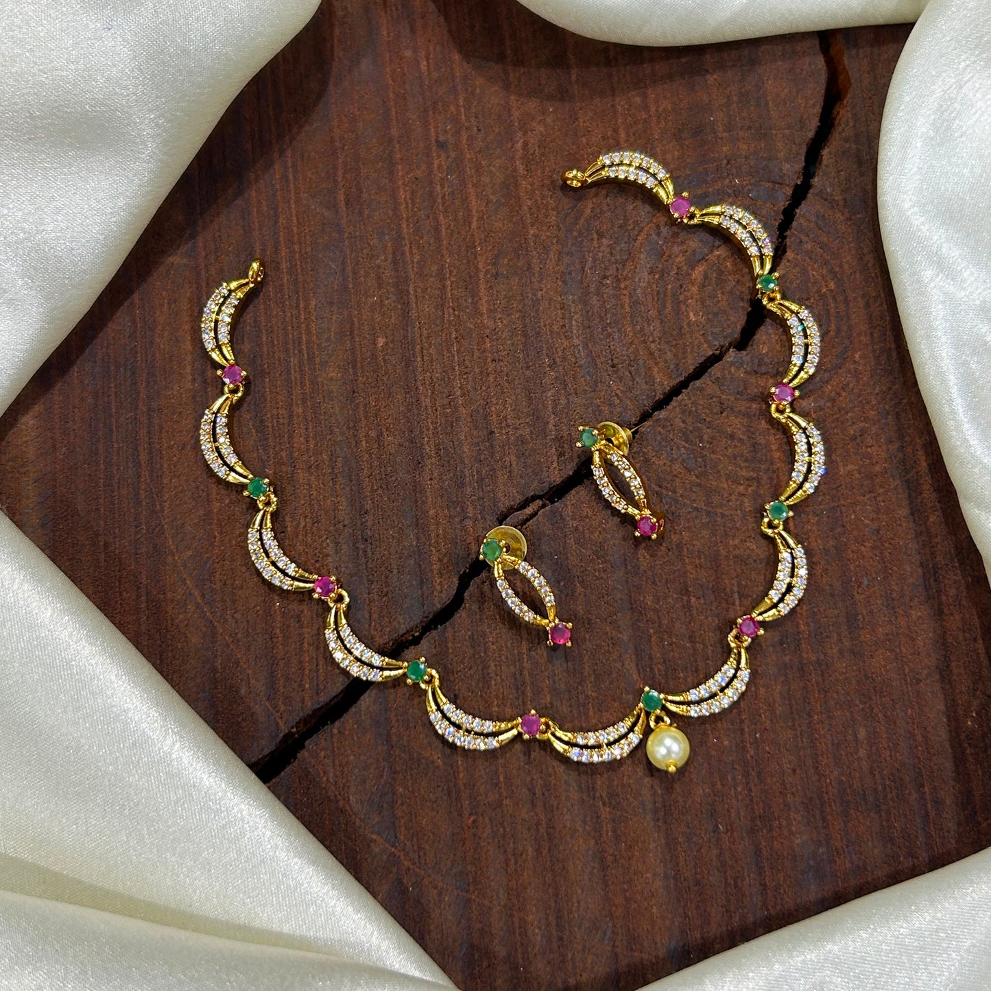 Simple wavy Neckset