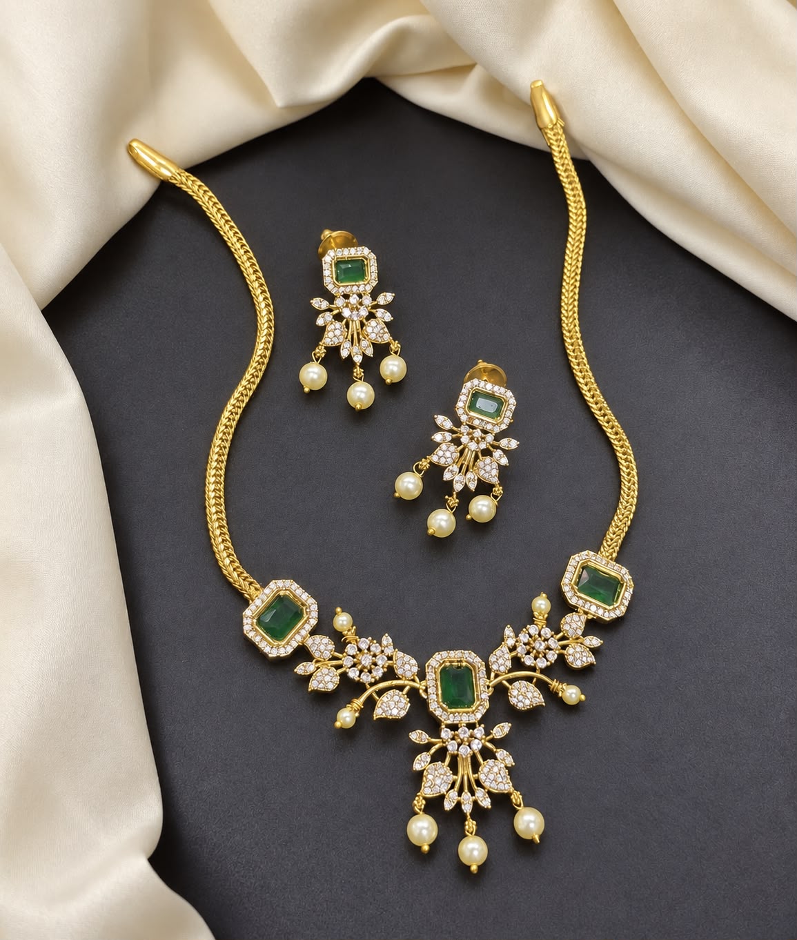 Trendy Flower Attigai Neckset