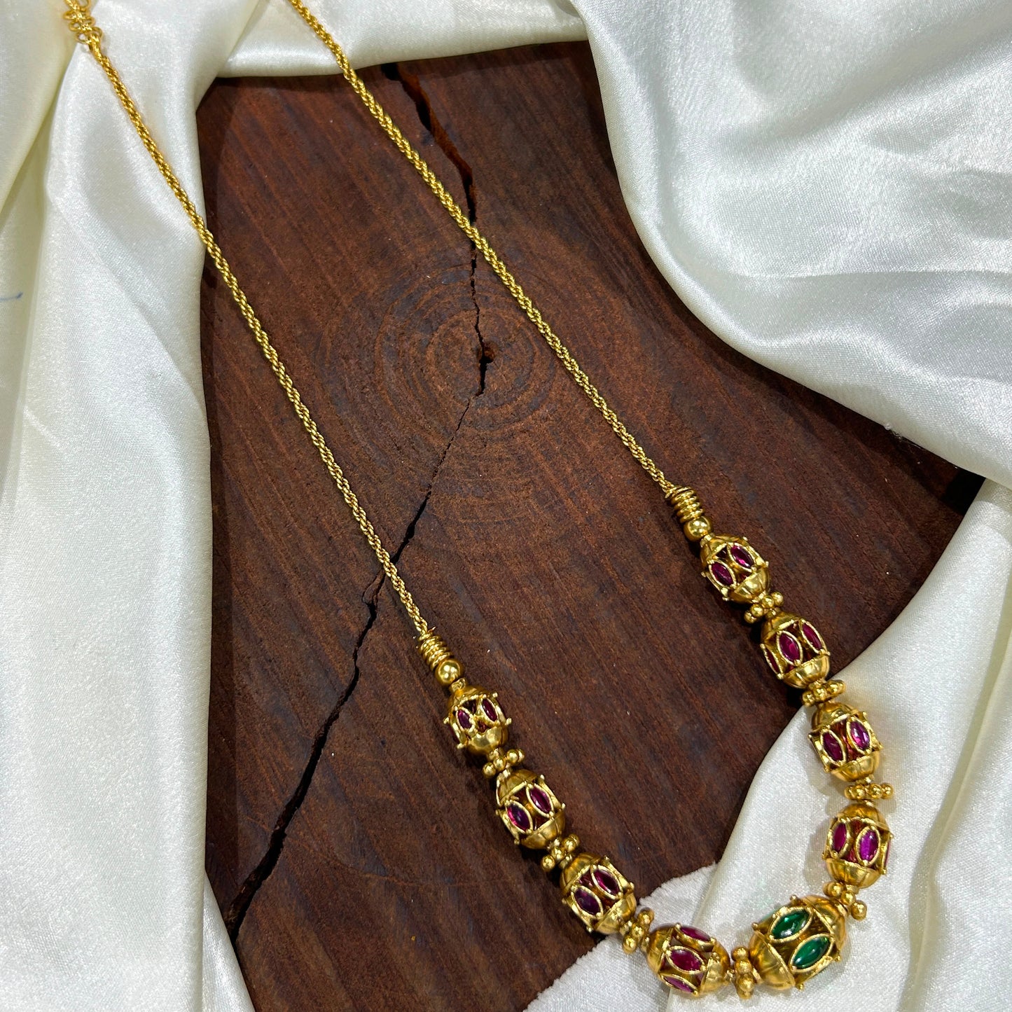 Antique Kemp ball Neckset