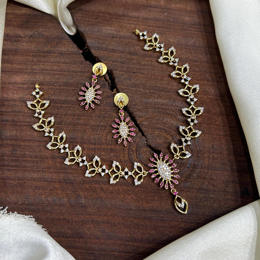 Trendy Floral Neckset