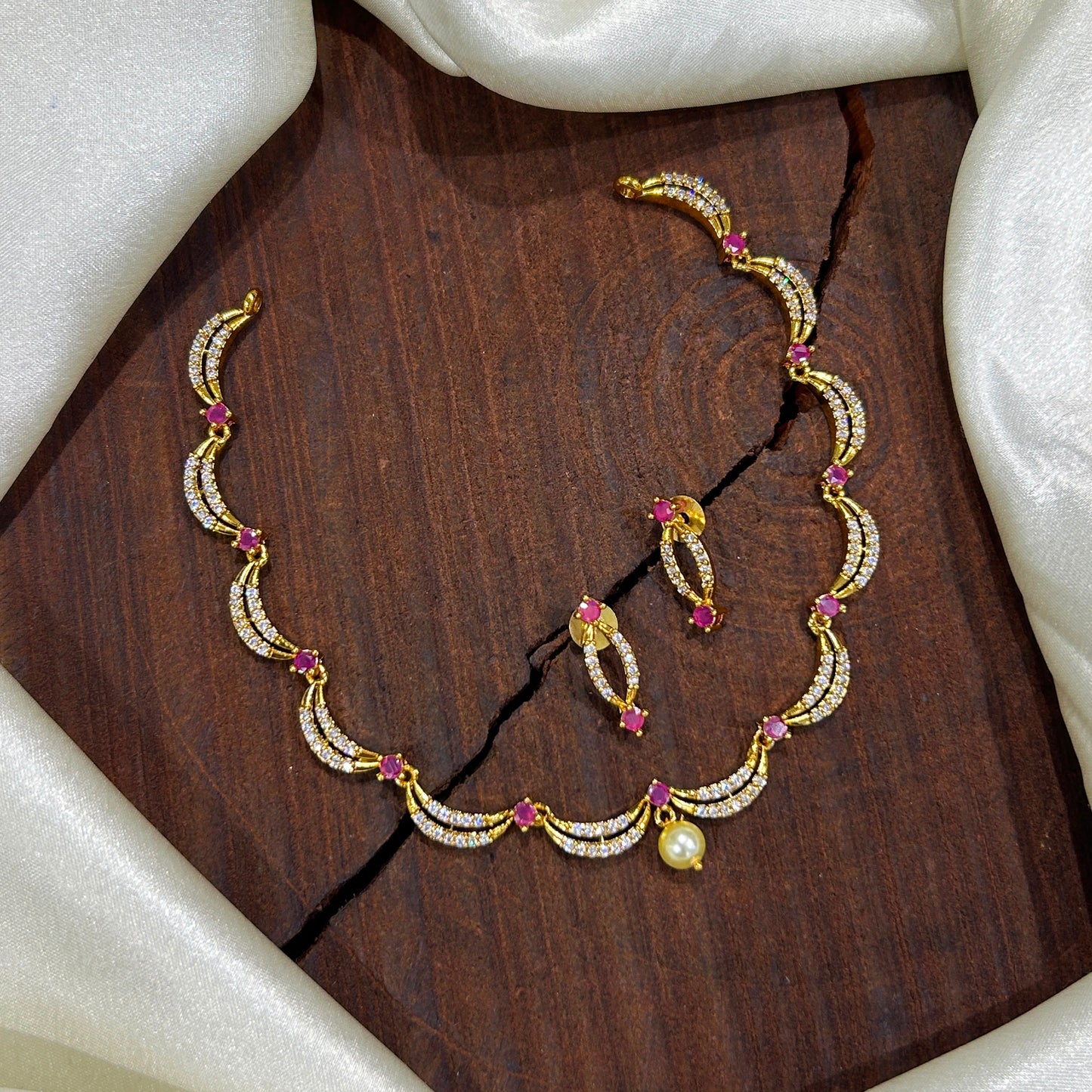 Simple wavy Neckset