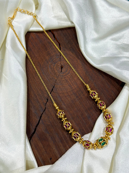 Antique Kemp ball Neckset