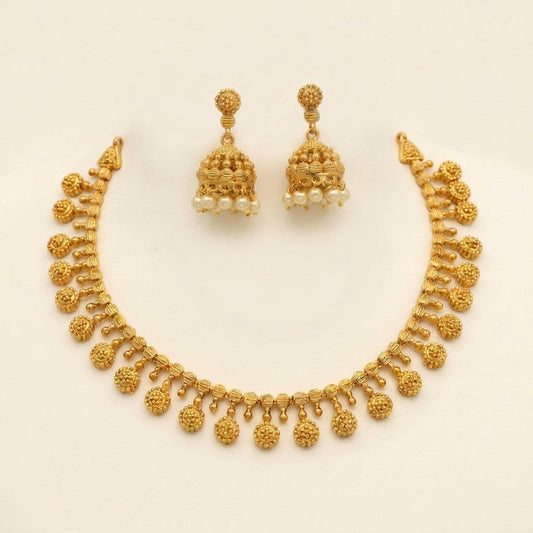 Akshaya Aura