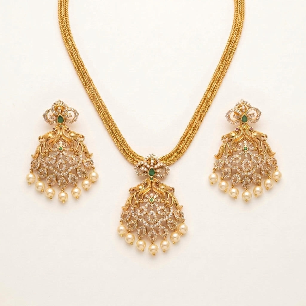 Akshaya Plume Charm