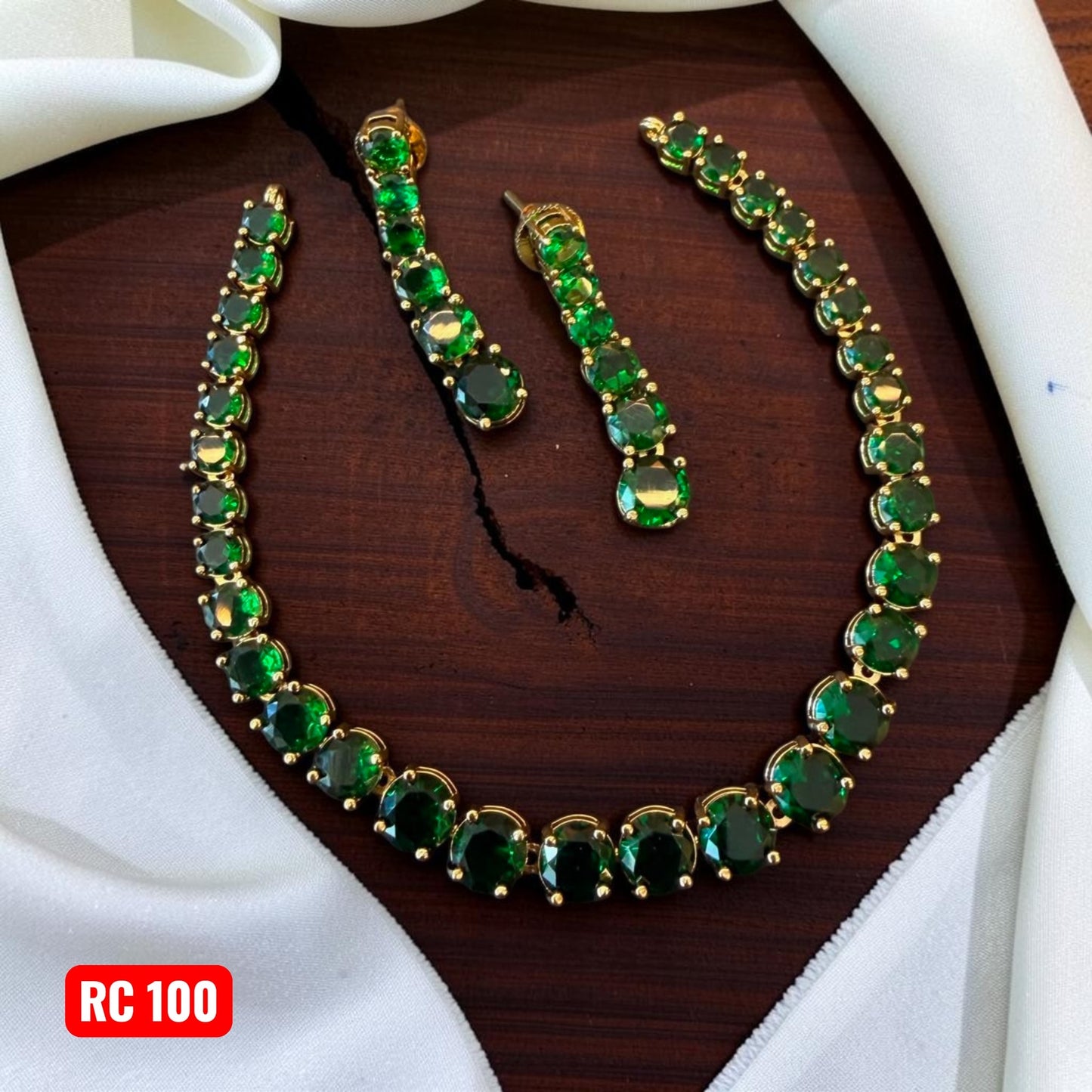 Single line Diamond Neckset