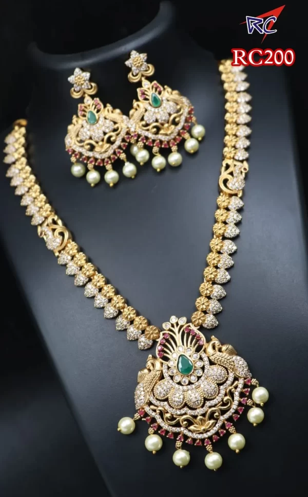 White stone with pearl Necklace