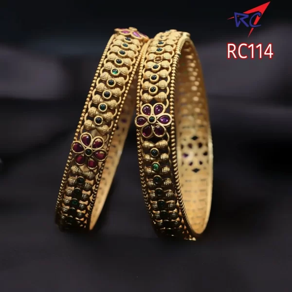 Antique Kemp stone flower bangle