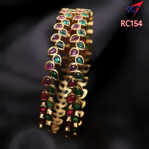 Double color leaf design mat finish bangle