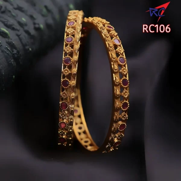 Mat finish Ruby circle and flower with leaf design bangle