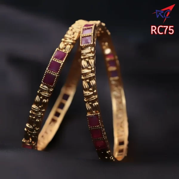 Cumin seeds design with square ruby stone mat finish bangle