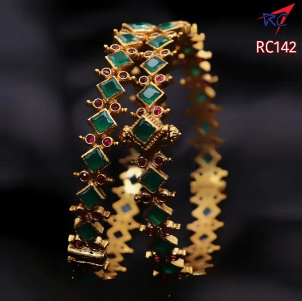 Diamond shape Ruby stone mat finish Screw type bangle 2'8