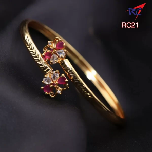Gold finish simple flower design open type Bracelet