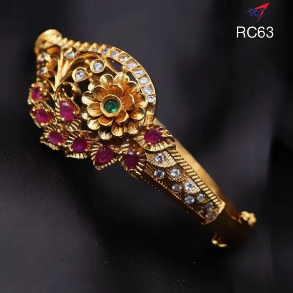 Flower with leaf and kodi design Gold finish Bracelet