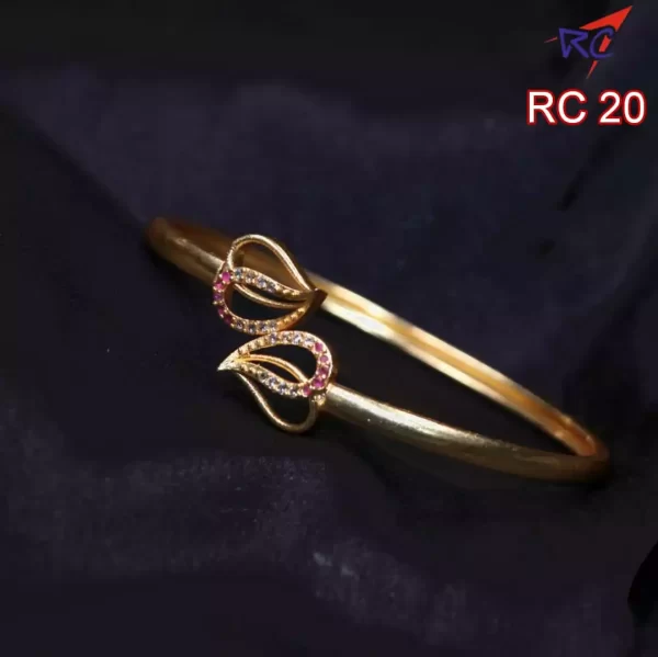 Gold Finish heart shape leaf design Bracelet - Image 3