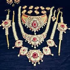 White stone sets