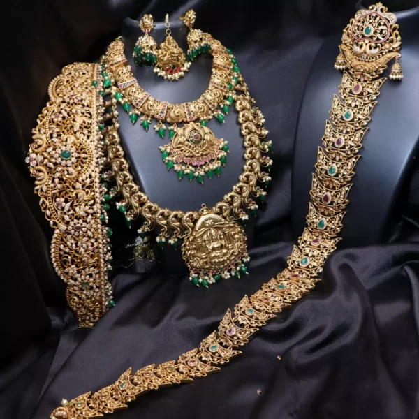 Antique Traditional design Onyx beads Bridal set