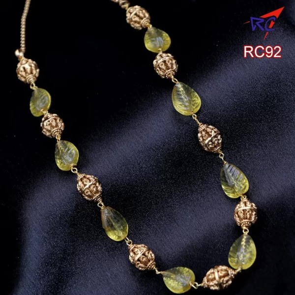 Mat finish Curving stone ball Neckpiece