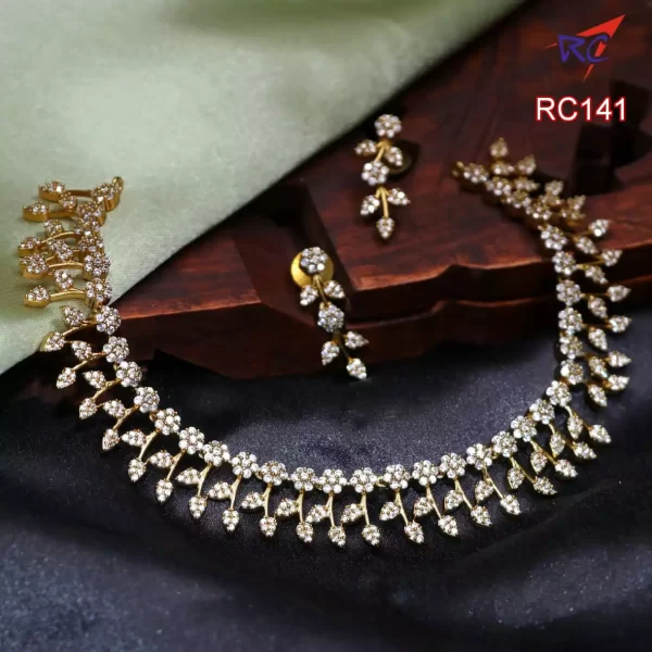 Mat finish flowers with Kodi design Neck piece