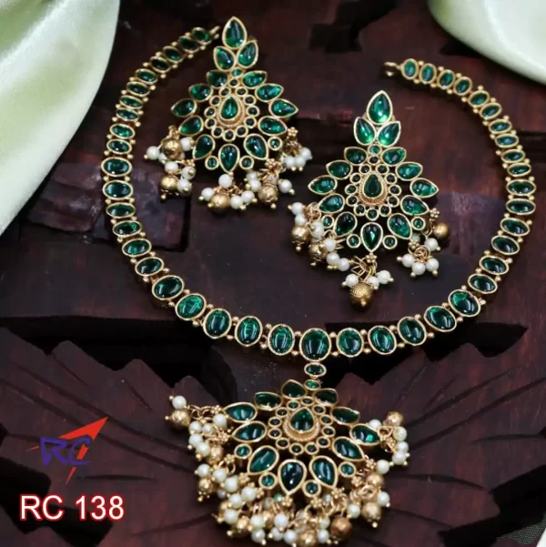 Mat finish Green Kemp stone Attigai Necklace set