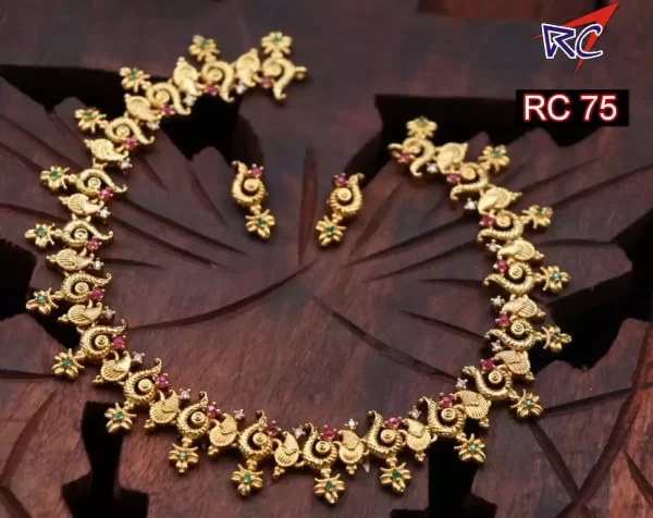 Mat finish Sangu design Necklace set