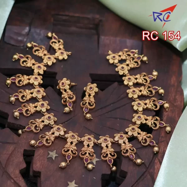Mat finish floral kodi design necklace