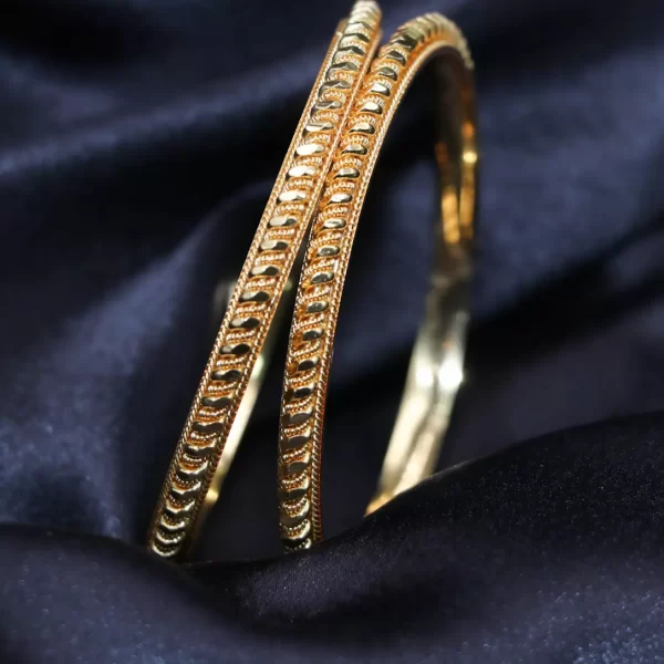 Gold finish spring design Regular wear Bangle