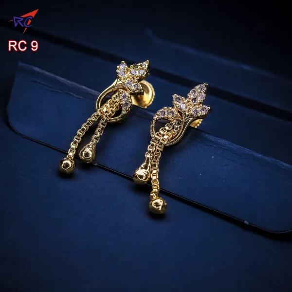 Gold finish Flowers kodi design Stud