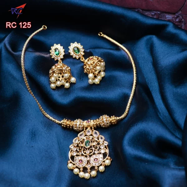 Mat finish Flower design pendant Kodi Neckset