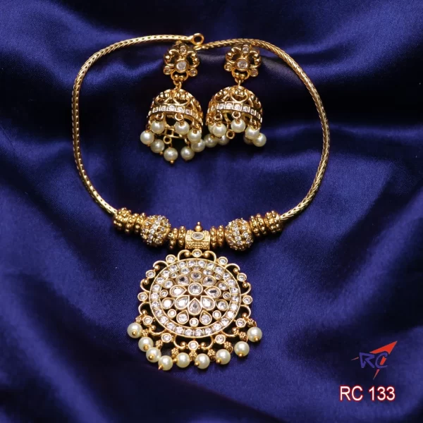 Mat finish AD stone Flower design round pendant Kodi Neckset