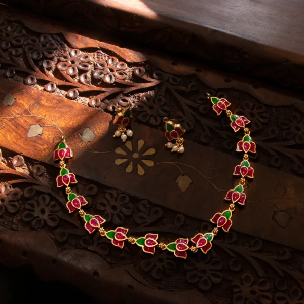 Lotus Design Enamel Necklace in Mat Finish