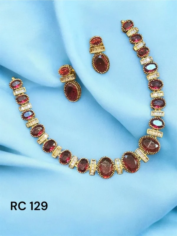 Mehanthi Finish Oval Stone Necklace set - Image 5