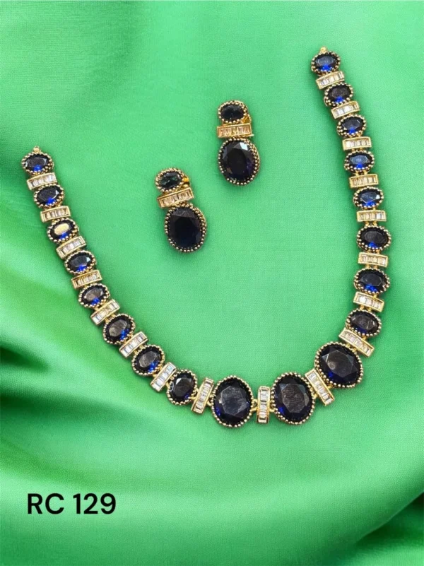 Mehanthi Finish Oval Stone Necklace set - Image 6